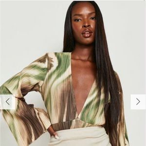 Abstract Plisse Flare Sleeve Bodysuit, Size US 10 Boohoo